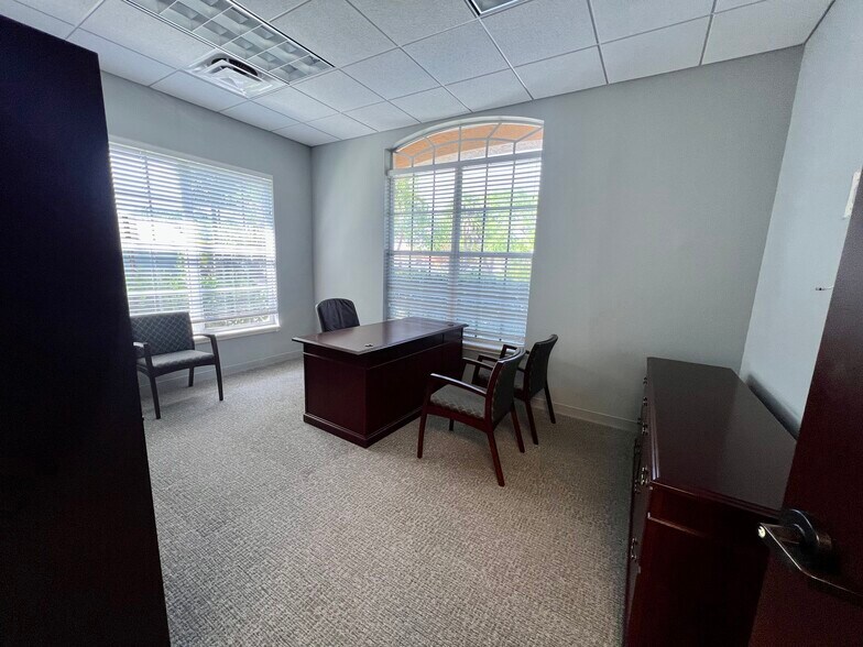More Photos Of 710 SE Ocean Blvd, Stuart Office For Lease