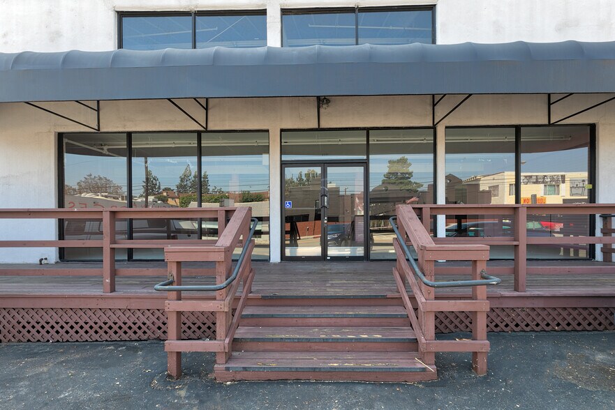 More Photos Of 2221-2251 S Sepulveda Blvd, Los Angeles Storefront For Sale