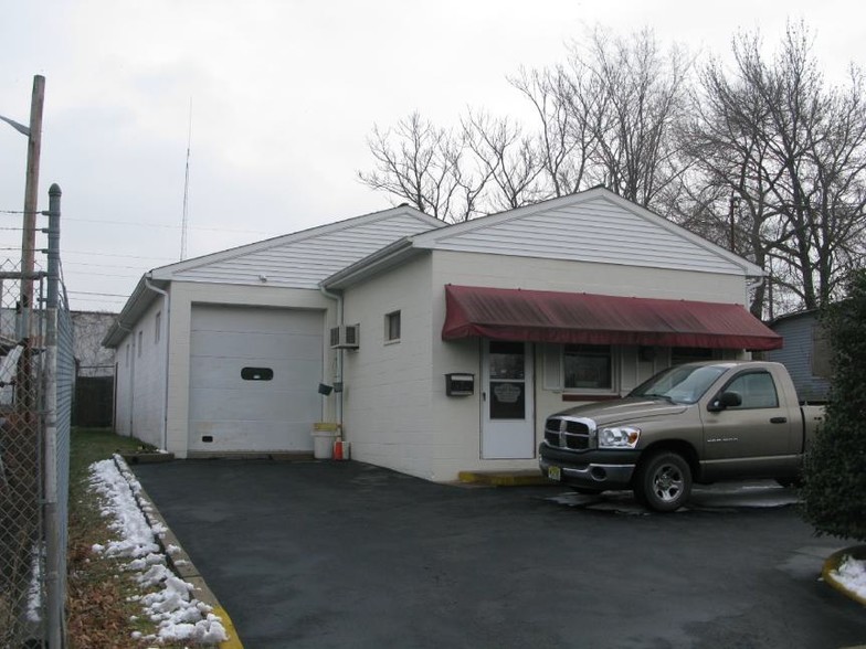 Primary Photo Of 322-324 Robbins Ave, Ewing Warehouse For Sale