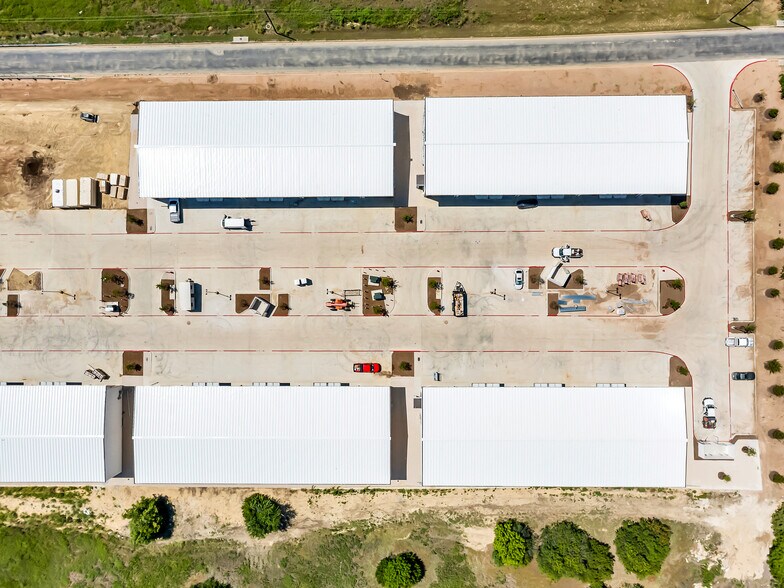 More Photos Of 1890 Commerce Park, Round Rock Unknown For Lease