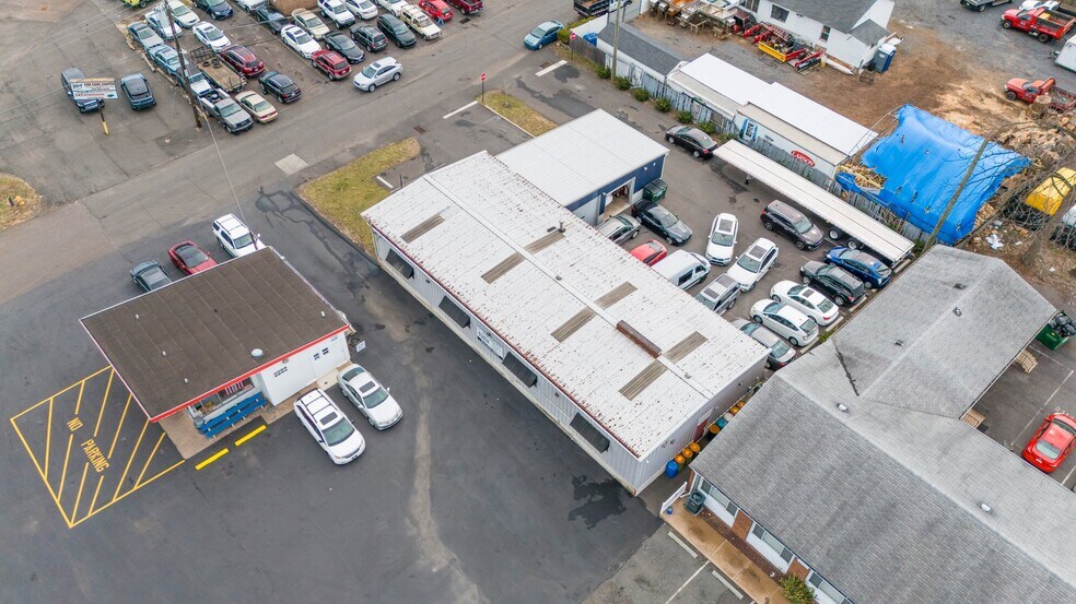 More Photos Of 1413-1415 Elkins Ave, Levittown Freestanding For Lease