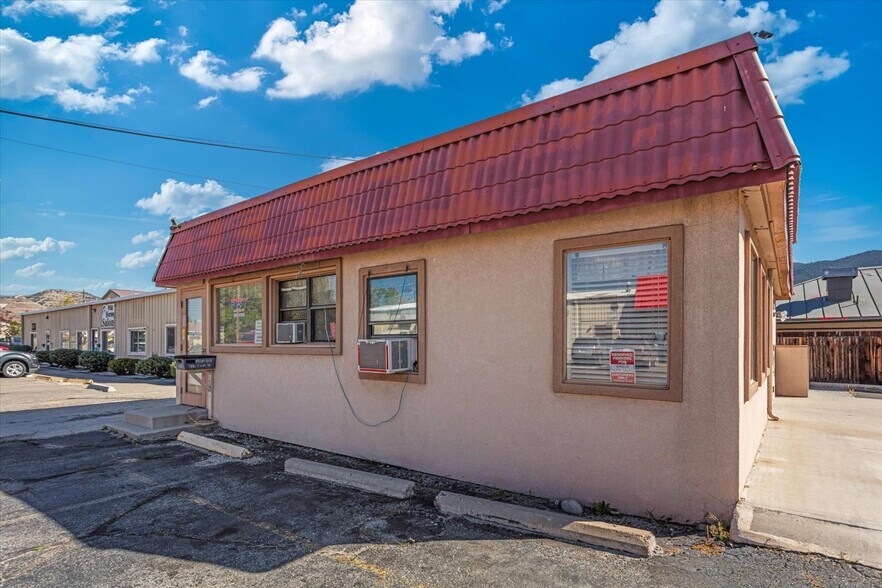 More Photos Of 1002 E Rainbow Blvd, Salida Office For Sale