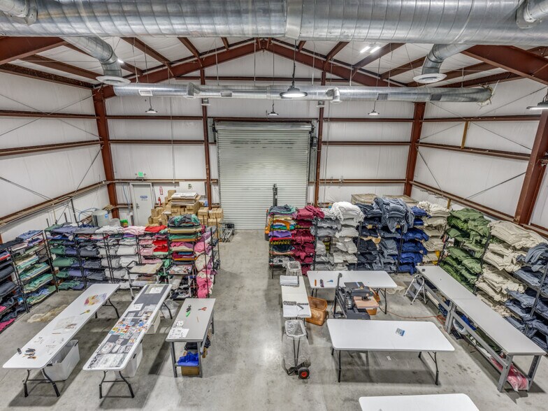More Photos Of 10711 Hidden Lake Ln, Richmond Distribution For Sale