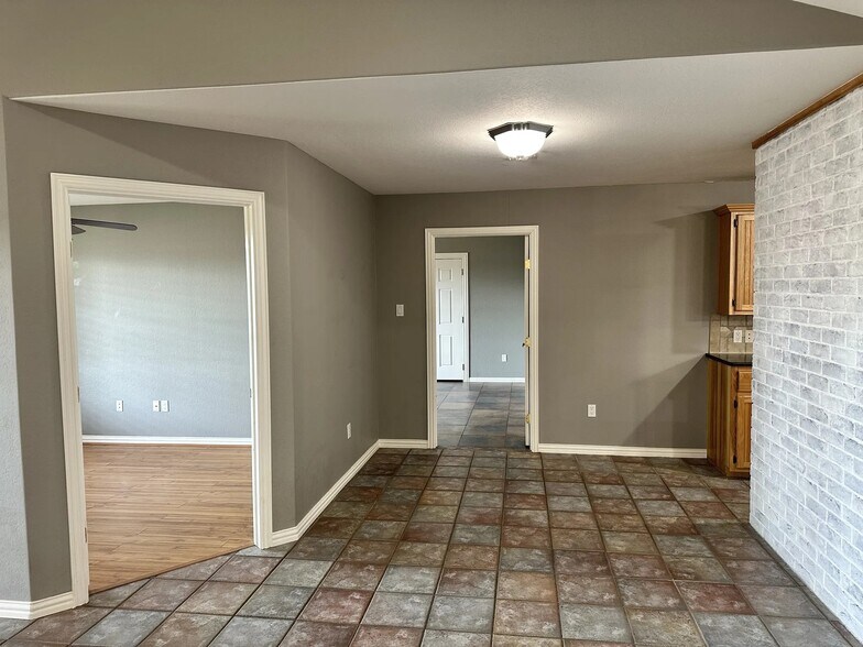 More Photos Of 1782 Key Ln, Abilene Office For Lease