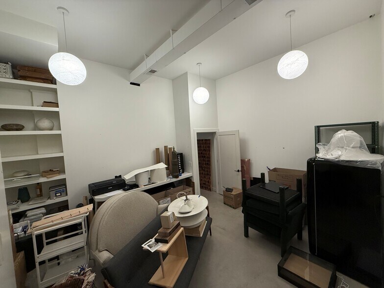 More Photos Of 1857 W Chicago Ave, Chicago General Retail For Sale