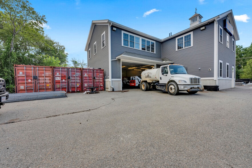 More Photos Of 4 Makepeace Rd, Westford Office Residential For Sale