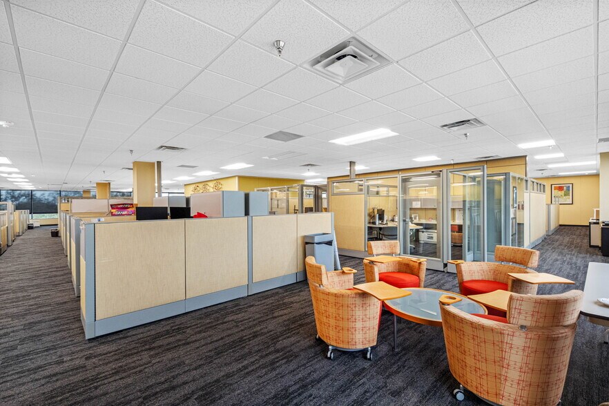 More Photos Of 6801 E Hillsborough Ave, Tampa Office Residential For Sale