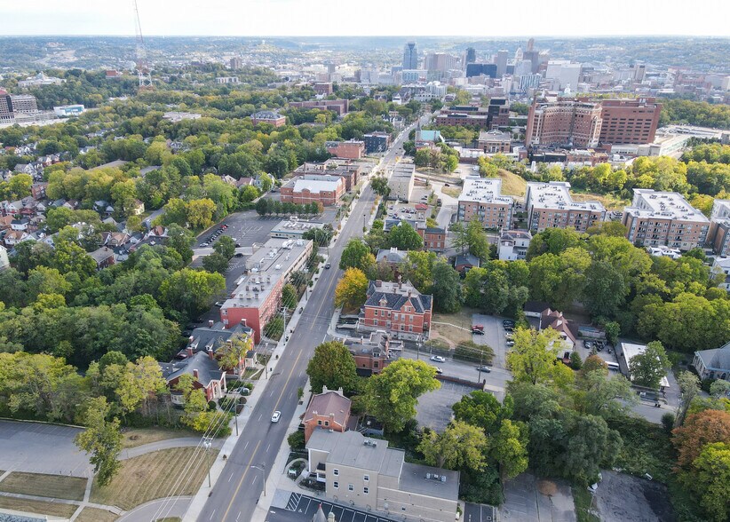 More Photos Of 2404 Auburn Ave, Cincinnati Apartments For Sale