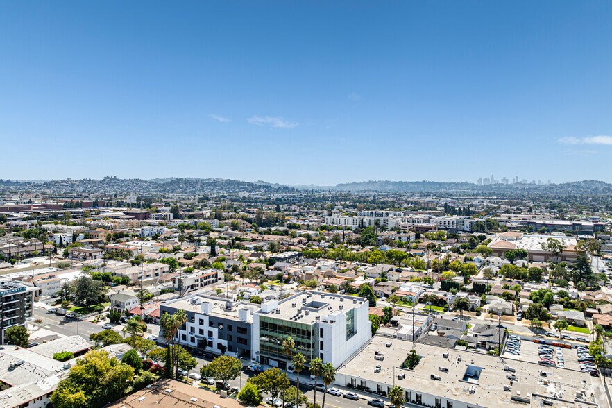 More Photos Of 606 W Broadway, Glendale Office For Sale