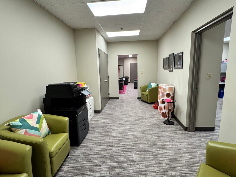 More Photos Of 2020 Highland Ave, Bethlehem Distribution For Lease
