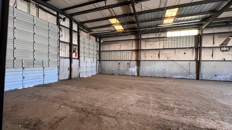 More Photos Of 3419 E Broadway Ave, North Little Rock Service For Lease