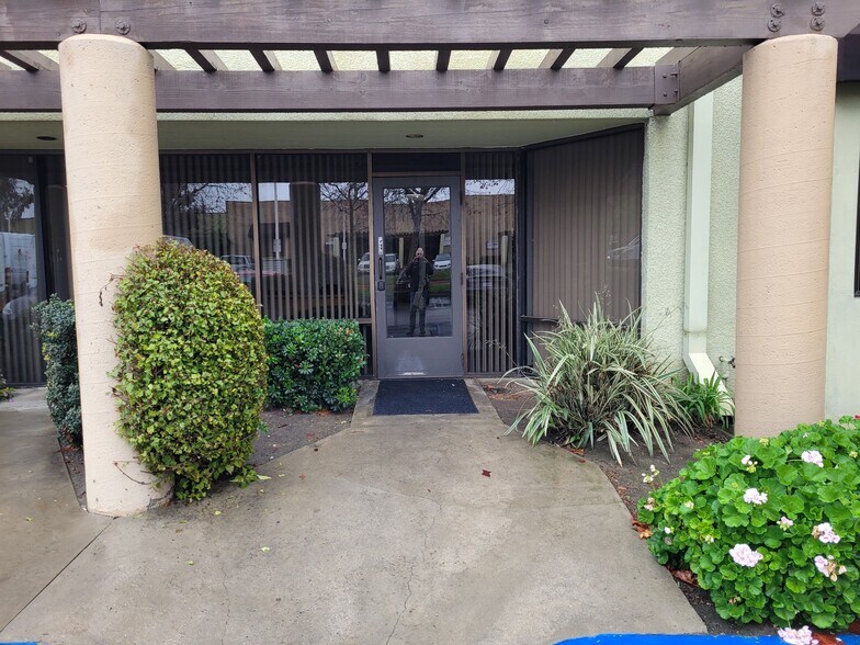 Primary Photo Of 15540 Rockfield Blvd, Irvine Research And Development For Lease