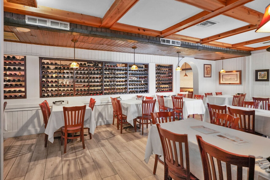 More Photos Of 3800 SW 8th St, Coral Gables Restaurant For Sale