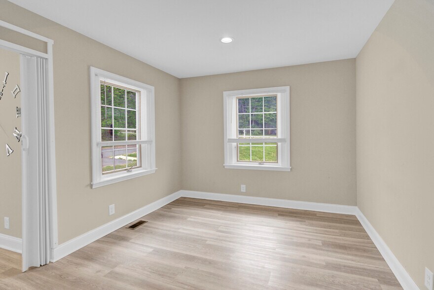 More Photos Of 920 Oakridge Farm Hwy, Mooresville Land For Sale