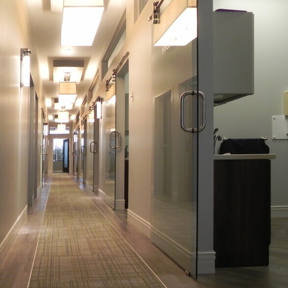 More Photos Of 8787 Complex Dr, San Diego Loft Creative Space For Lease