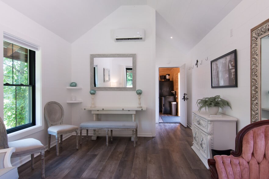 More Photos Of 21405 Parks Mill Rd, Abingdon Lodge Meeting Hall For Sale