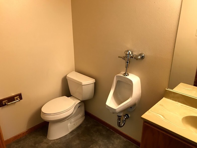 More Photos Of 3768 Norwood Dr, Littleton Warehouse For Lease