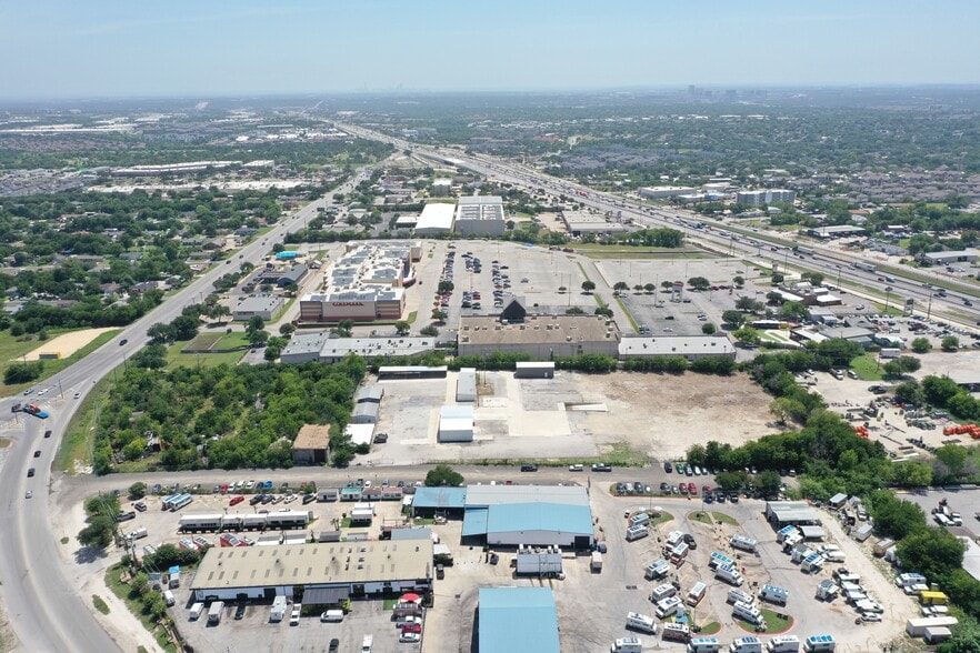 More Photos Of 1605 Century St, Pflugerville Manufacturing For Lease