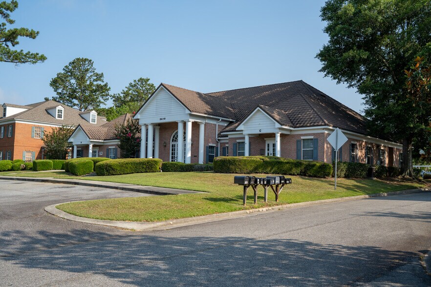 More Photos Of 3470 N Valdosta Rd, Valdosta Office For Lease