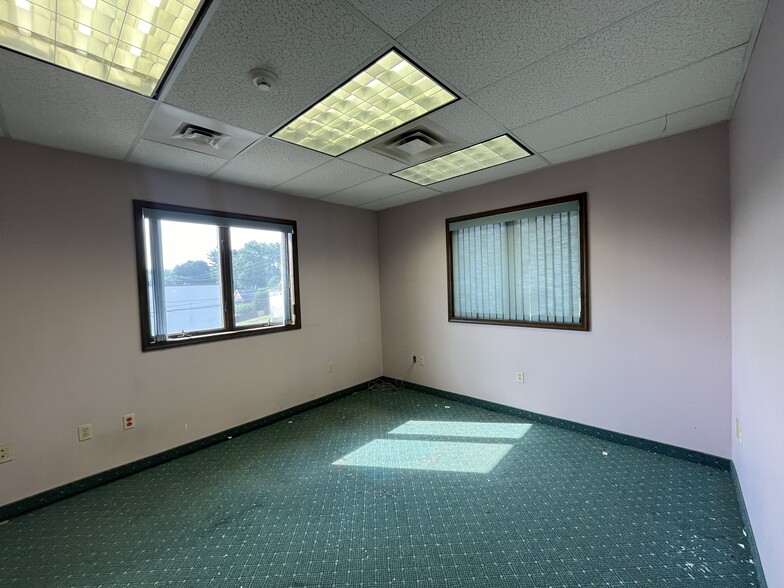 More Photos Of 624 Fellows St, Scranton Office For Lease