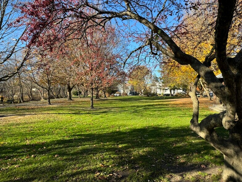 More Photos Of 511-513 N Cayuga St, Ithaca Flex For Sale