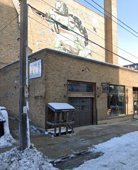 More Photos Of 1924 E Kenilworth Pl, Milwaukee General Retail For Lease