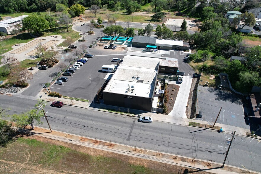 More Photos Of 2075 Baldwin Ave, Oroville Flex For Lease