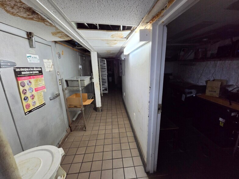 More Photos Of 33-09 Broadway, Astoria Storefront Retail Residential For Lease