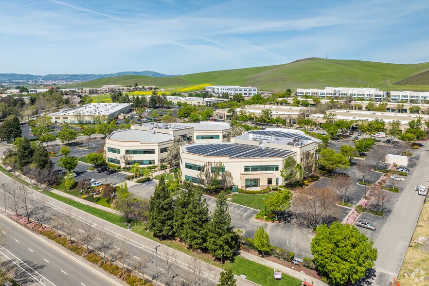 More Photos Of 333 N Canyons Pky, Livermore Office For Lease