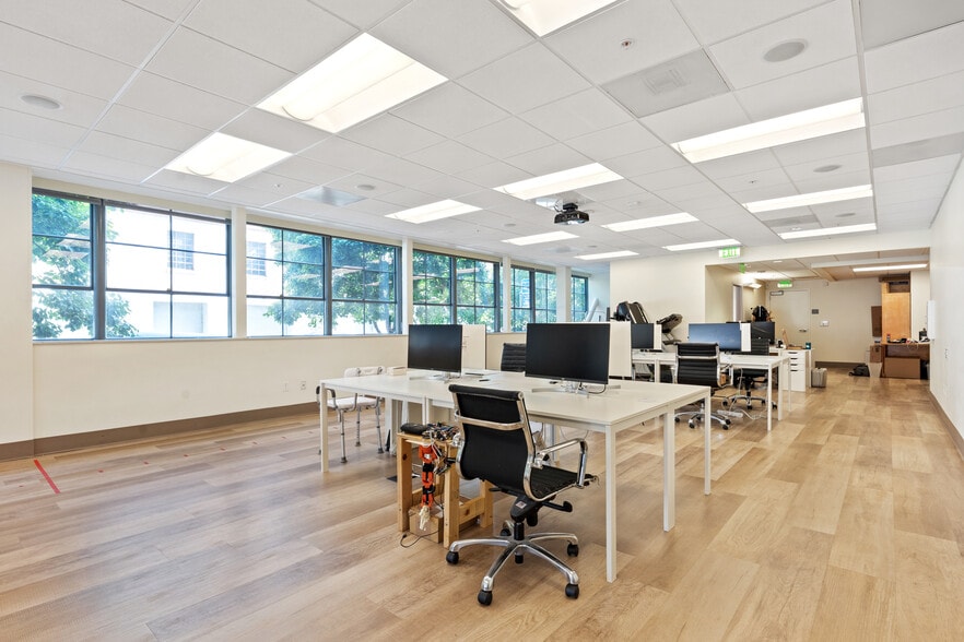 More Photos Of 850 Battery St, San Francisco Office For Lease