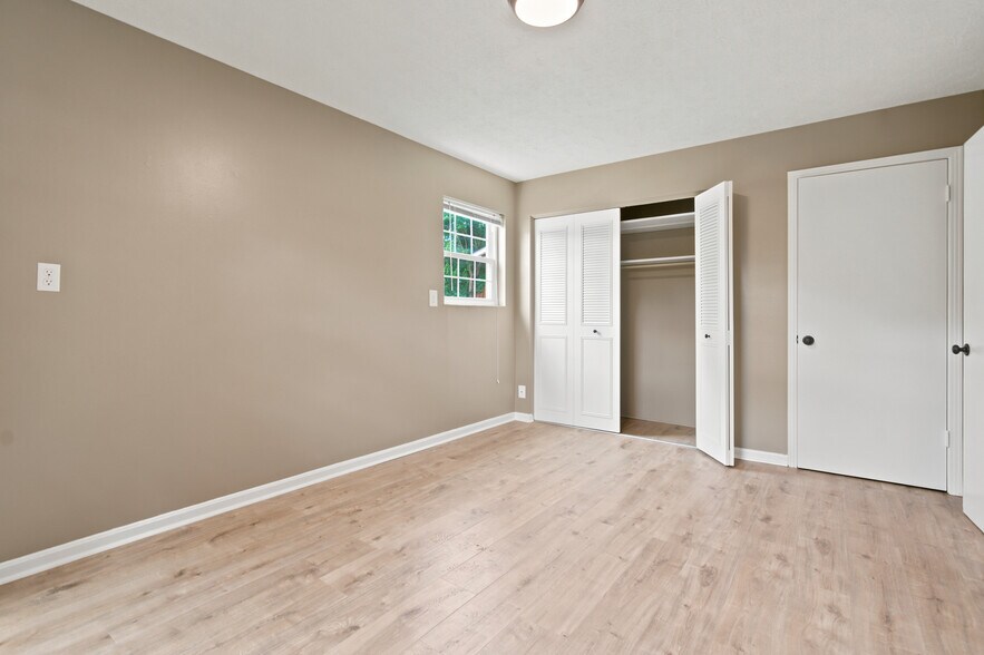 More Photos Of 4219-4221 N Church Way, Louisville Apartments For Sale