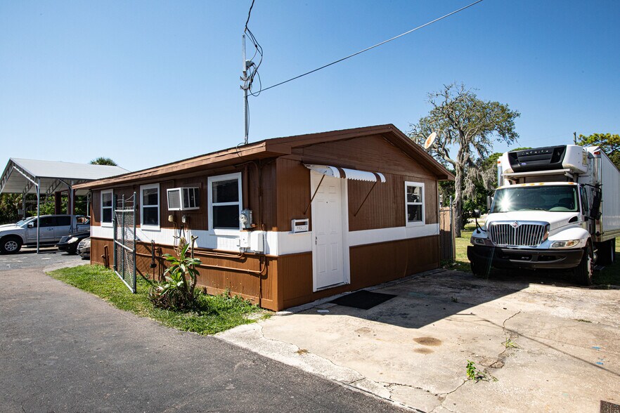 More Photos Of 14825 US Highway 19, Hudson Service For Sale