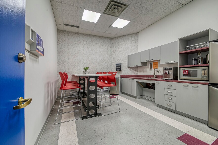 More Photos Of 1111 Rue Saint-Urbain, Montréal Office Residential For Sale