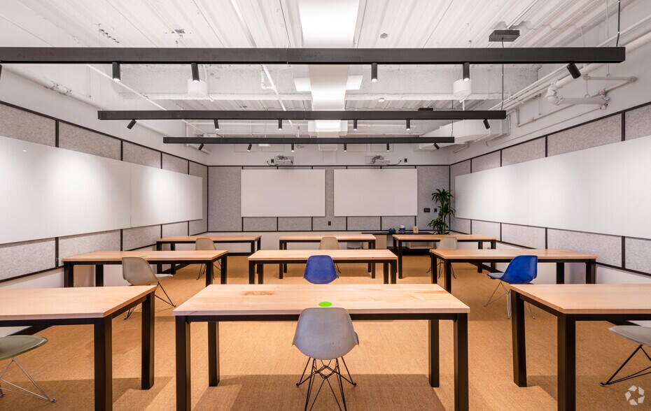 More Photos Of 33 Arch St, Boston Coworking Space