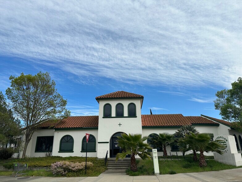 More Photos Of 1970 Lake Blvd, Davis Medical For Sale