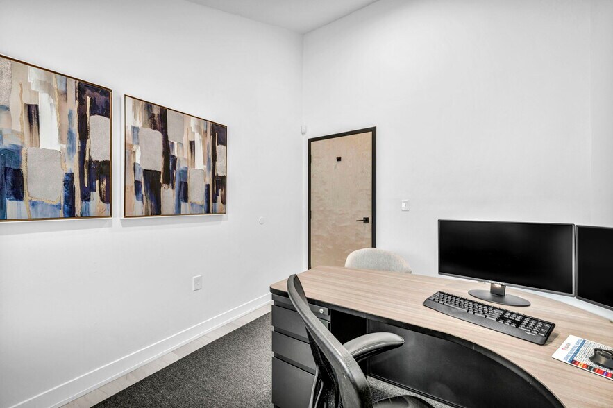 More Photos Of 1929 E Royalton Rd, Broadview Heights Office For Lease