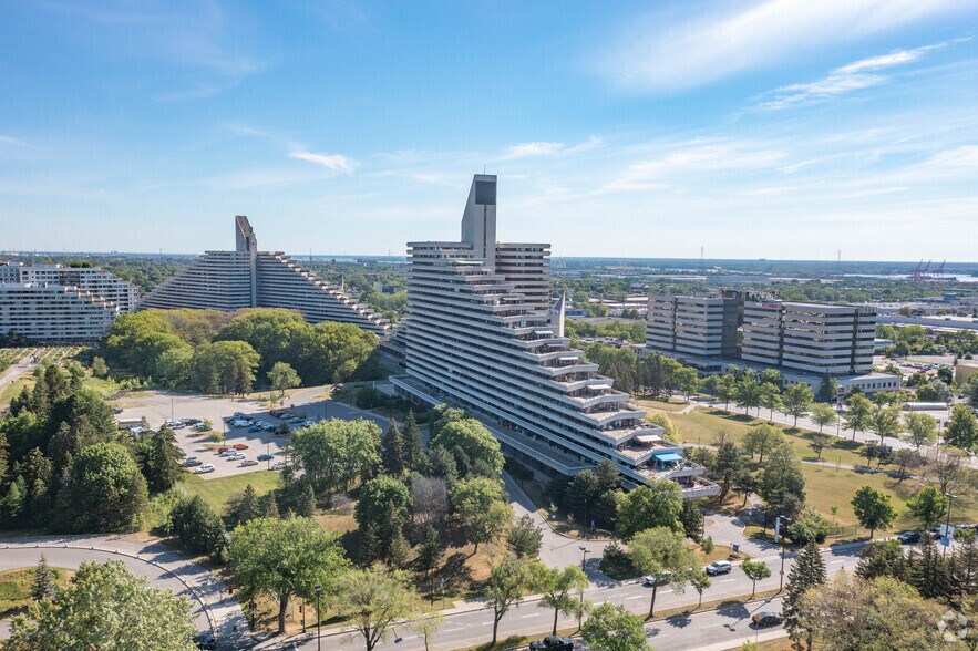 More Photos Of 5199 Rue Sherbrooke E, Montréal Apartments For Lease