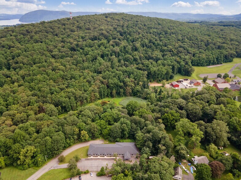 More Photos Of 4 Corwin Ct, Newburgh Medical For Sale