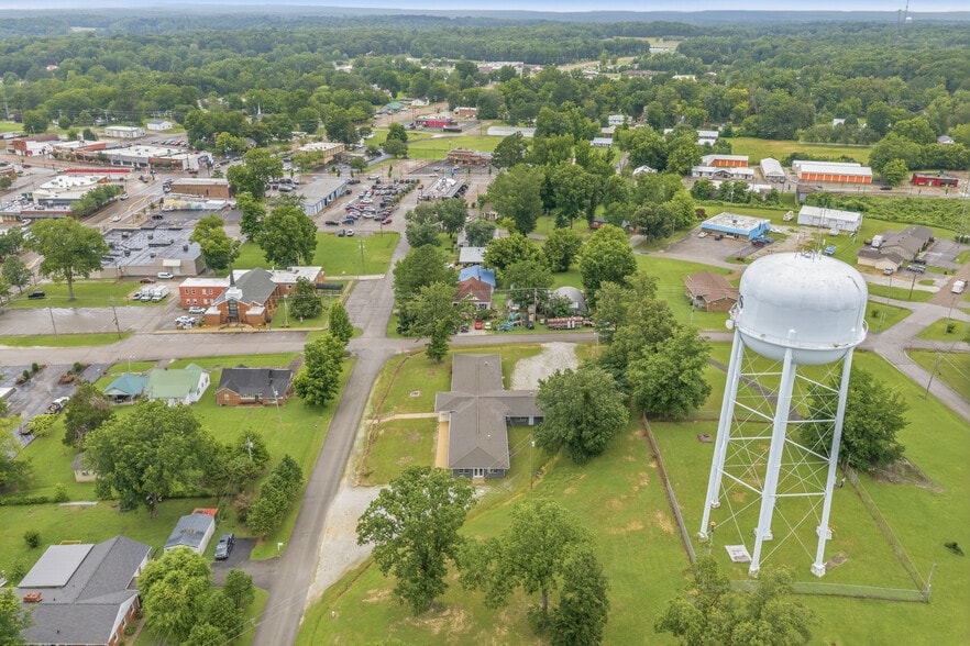 More Photos Of 105 Kentucky Ave S, Parsons Light Distribution For Sale