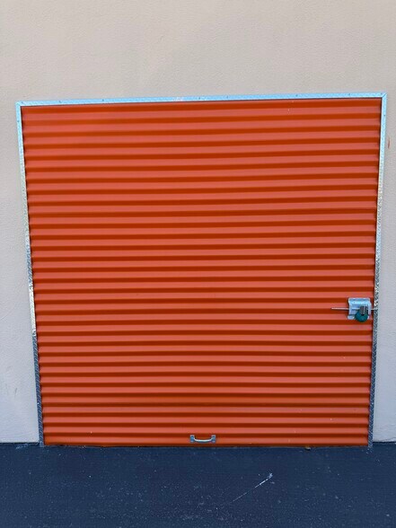 More Photos Of 922 W Evelyn Ave, Sunnyvale Self Storage For Sale