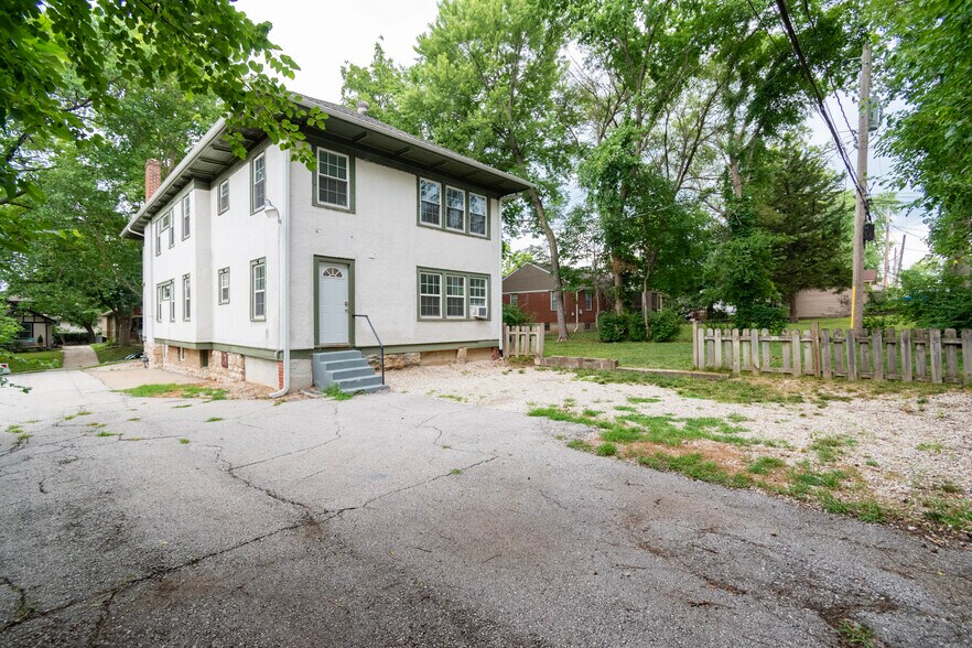 More Photos Of 5331 Charlotte St, Kansas City Apartments For Sale