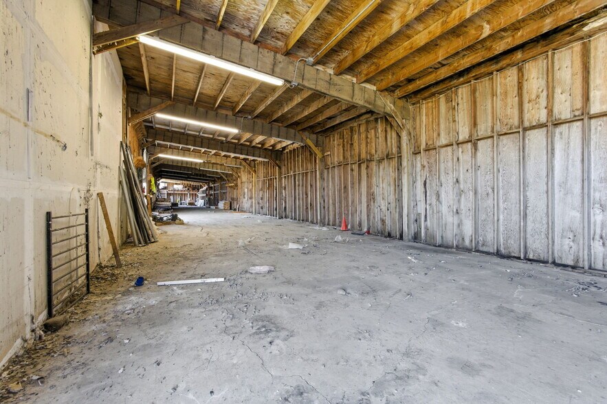 More Photos Of 3511 Boone Rd SE, Salem Distribution For Lease