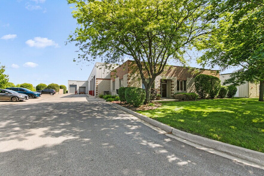 Primary Photo Of 203 Commercial Dr, Yorkville Warehouse For Sale