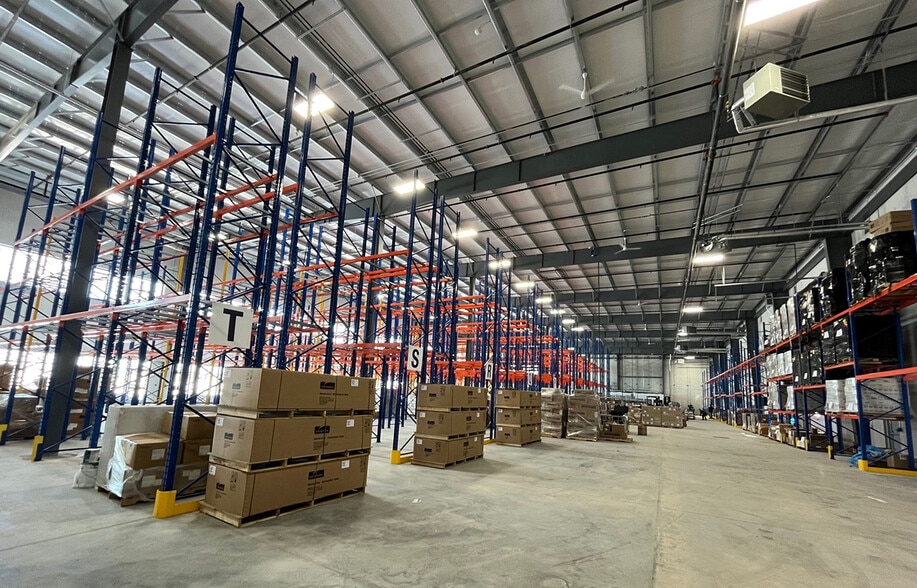 More Photos Of 495 De Baets St, Winnipeg Industrial For Lease
