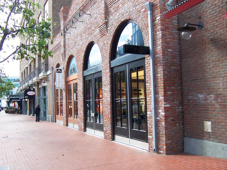 More Photos Of 210-250 5th Ave, San Diego Apartments For Lease