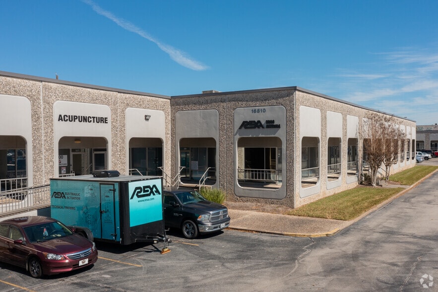 More Photos Of 16820 Barker Springs Rd, Houston Unknown For Lease