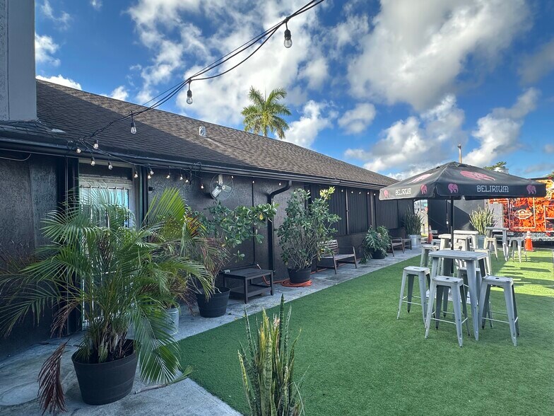 More Photos Of 10 NE 3rd St, Florida City Warehouse For Lease