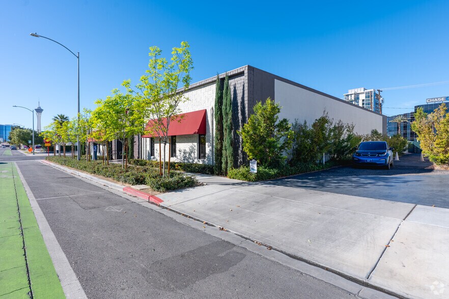 More Photos Of 530 S 6th St, Las Vegas Office For Lease