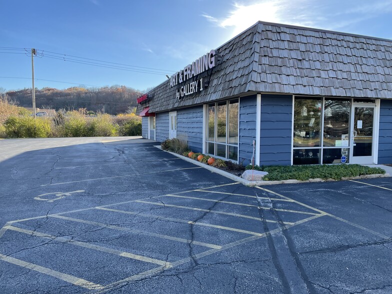 More Photos Of 2410 Milwaukee St, Delafield Storefront Retail Office For Lease