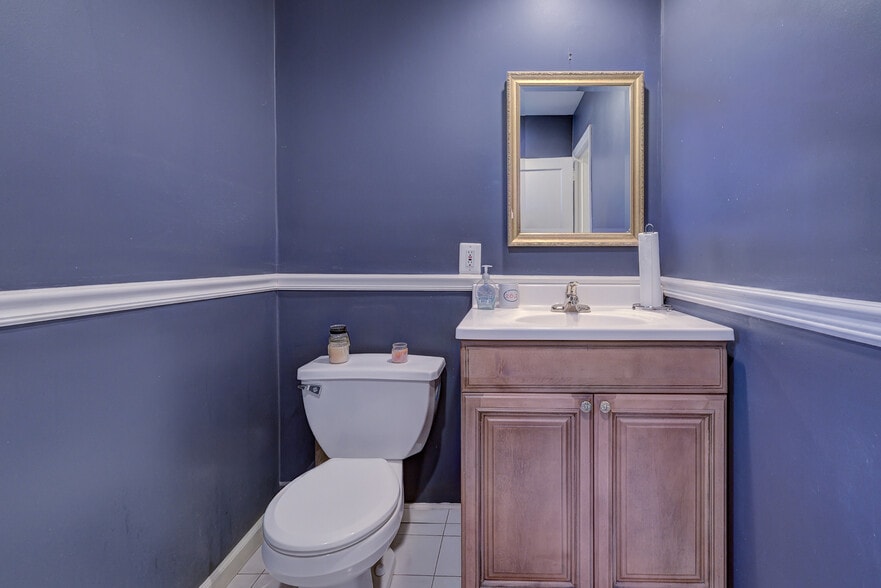More Photos Of 10 S Prospect St, Verona Office Residential For Lease